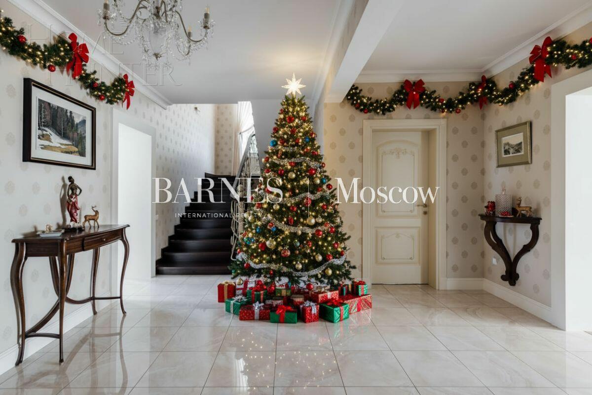 3-этажный коттедж 550 м² с отделкой