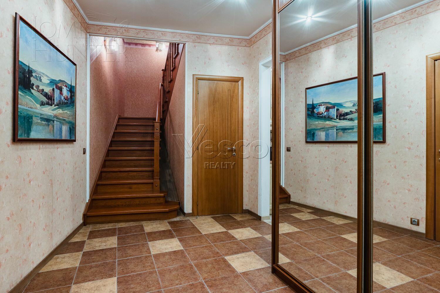 2-этажный коттедж 365 м² с отделкой