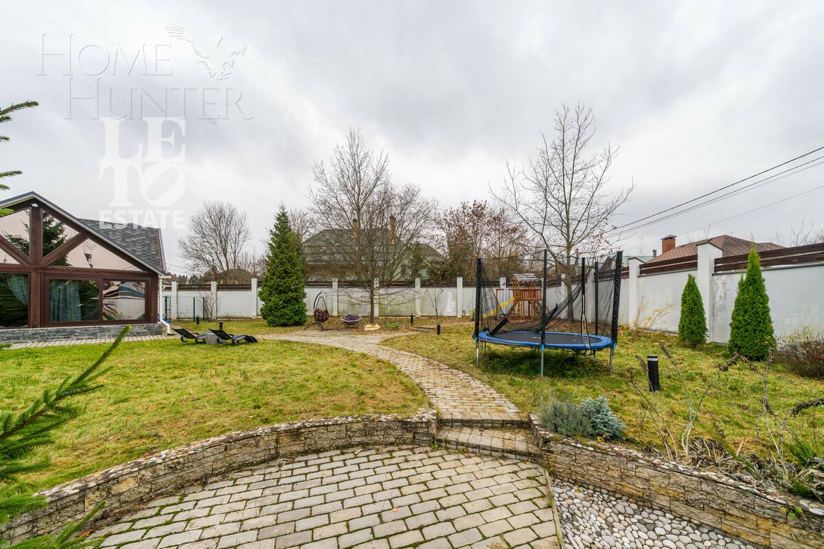 2-этажный коттедж 1 512 м² с отделкой