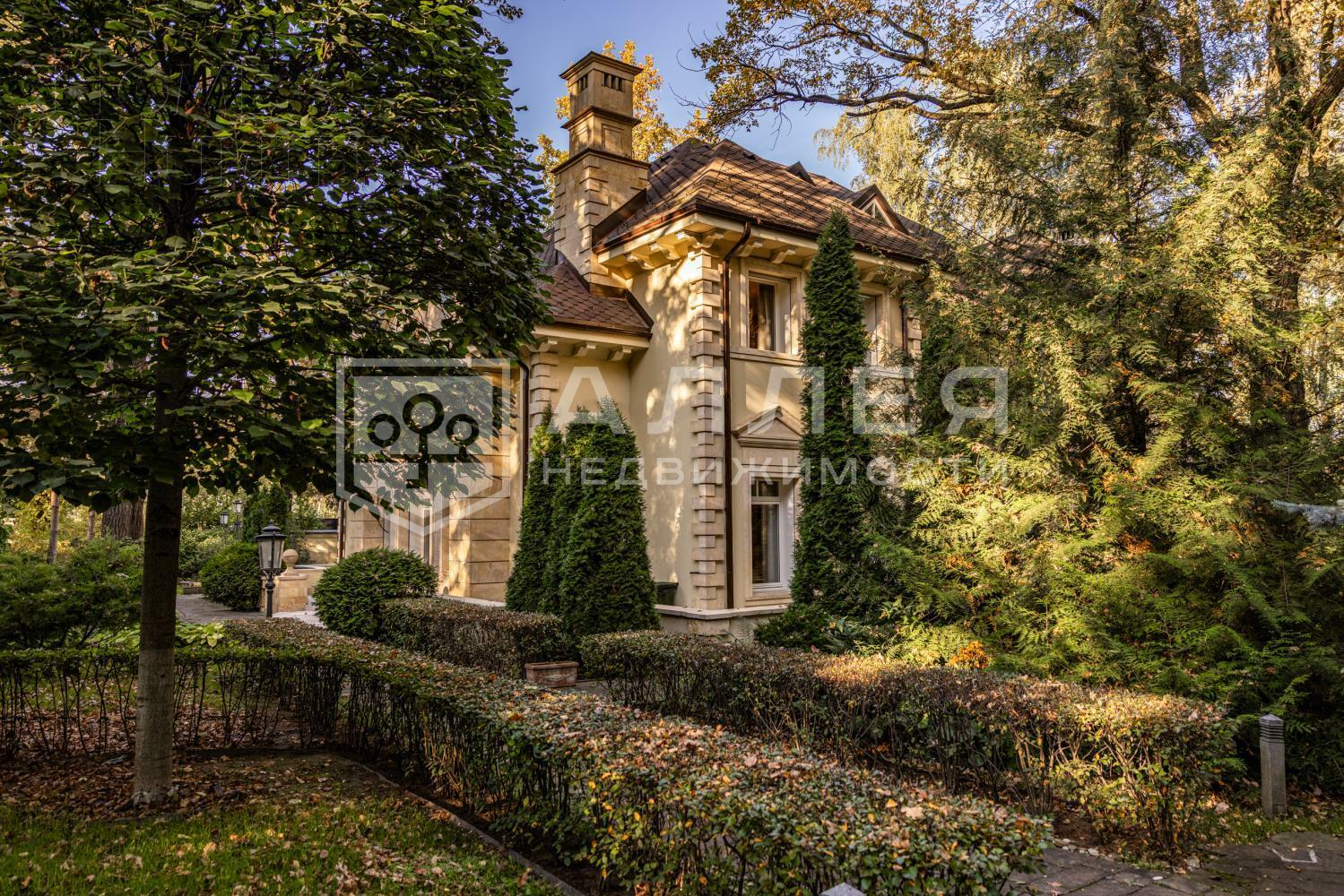 2-этажный коттедж 1 215 м² с отделкой