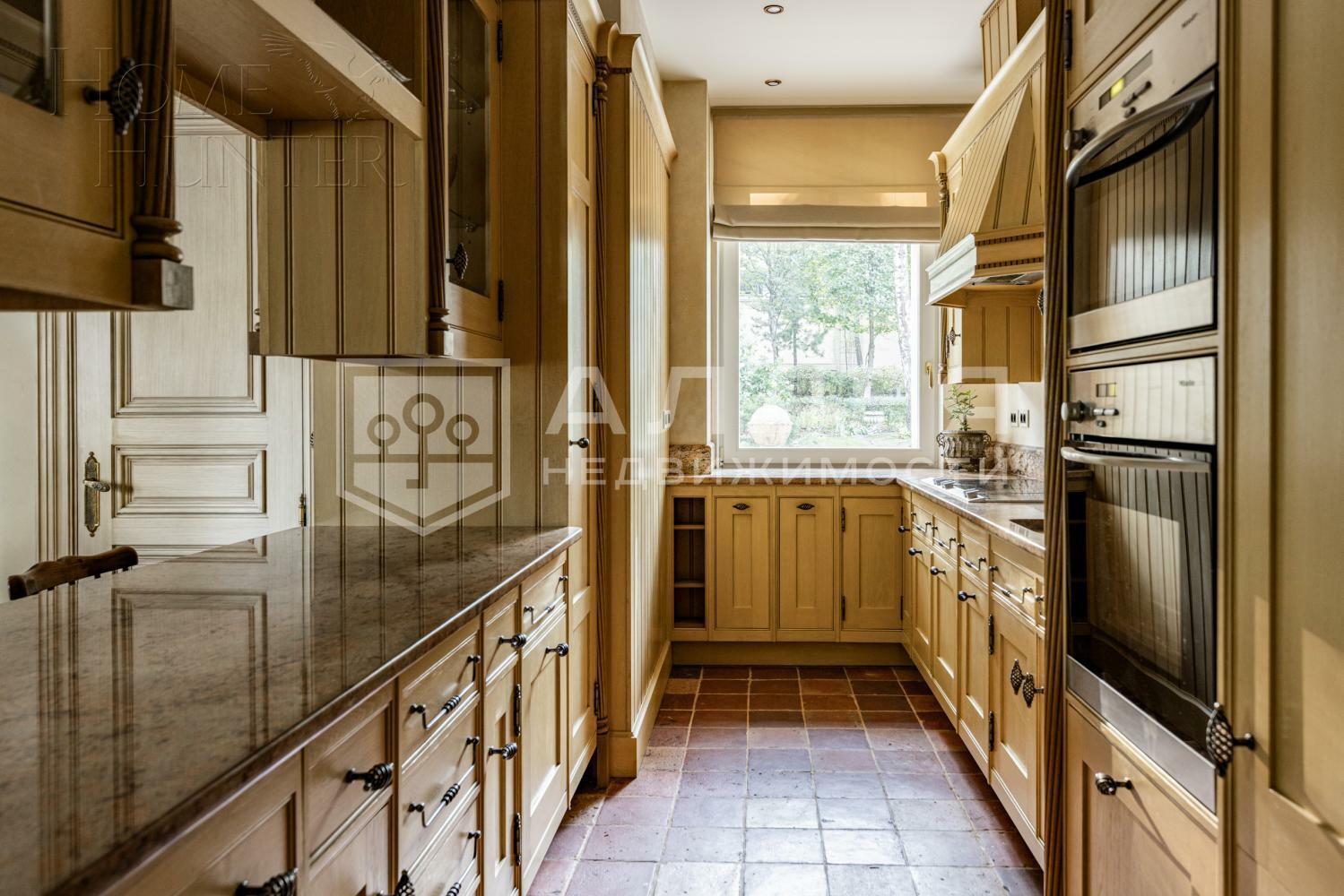 2-этажный коттедж 1 215 м² с отделкой