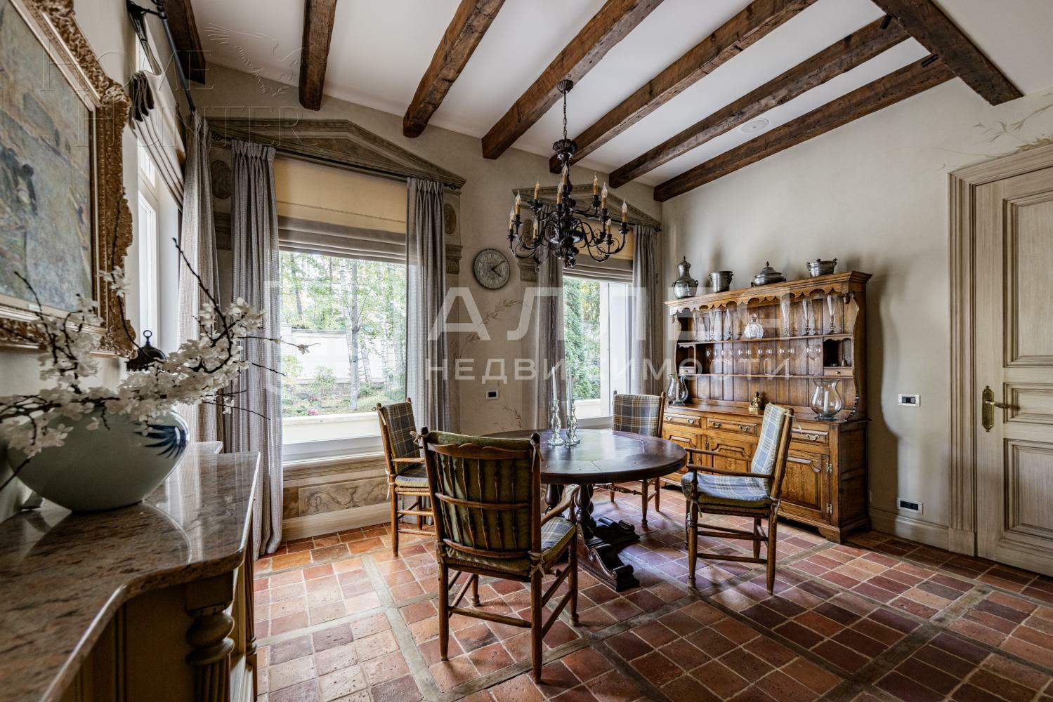 2-этажный коттедж 1 215 м² с отделкой