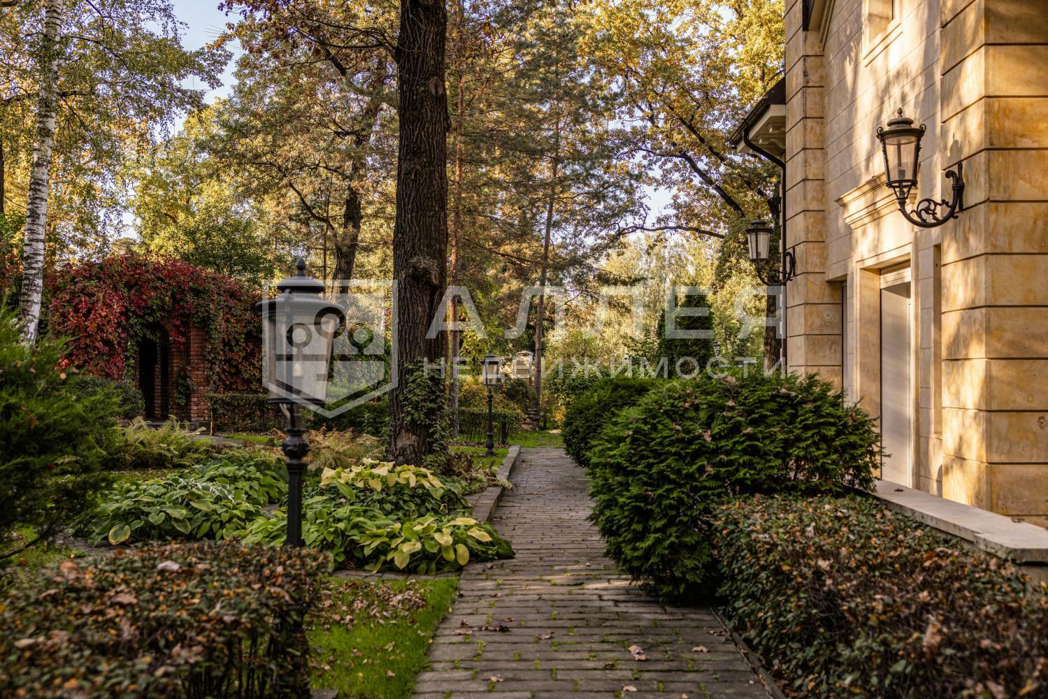 2-этажный коттедж 1 215 м² с отделкой