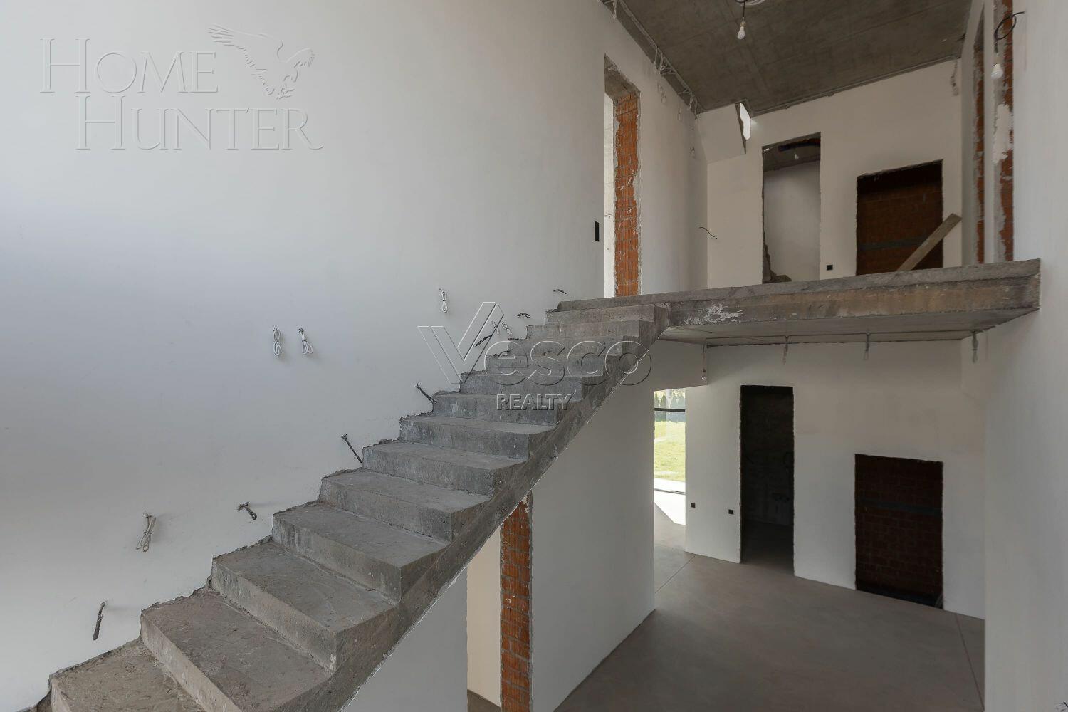 3-этажный коттедж 878 м² без отделки