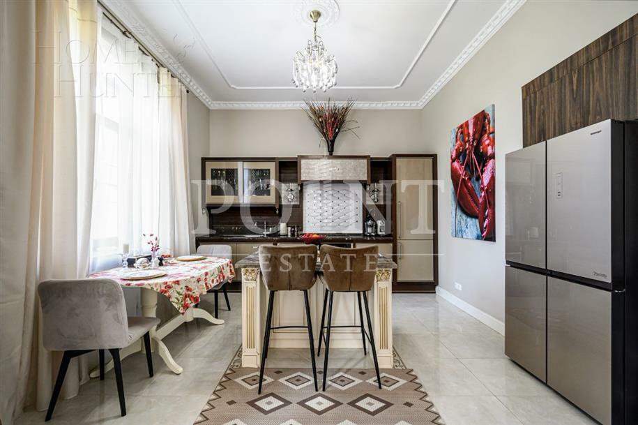 2-этажный коттедж 300 м² с отделкой