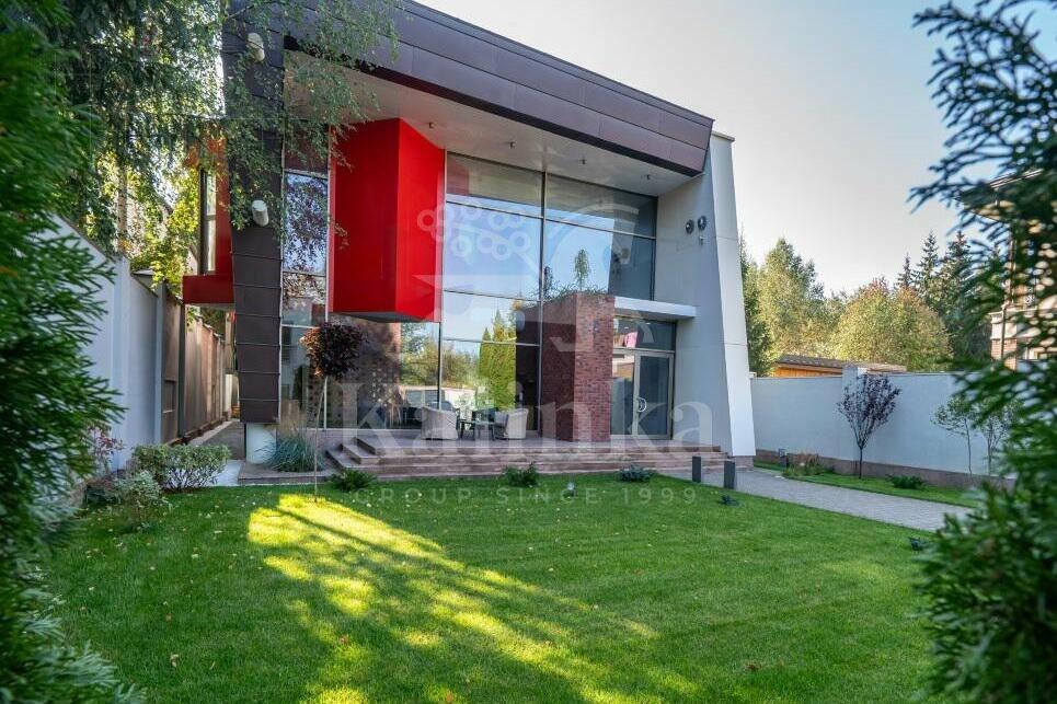 2-этажный коттедж 560 м² с отделкой