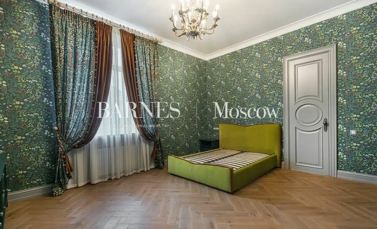 2-этажный коттедж 737 м² с отделкой