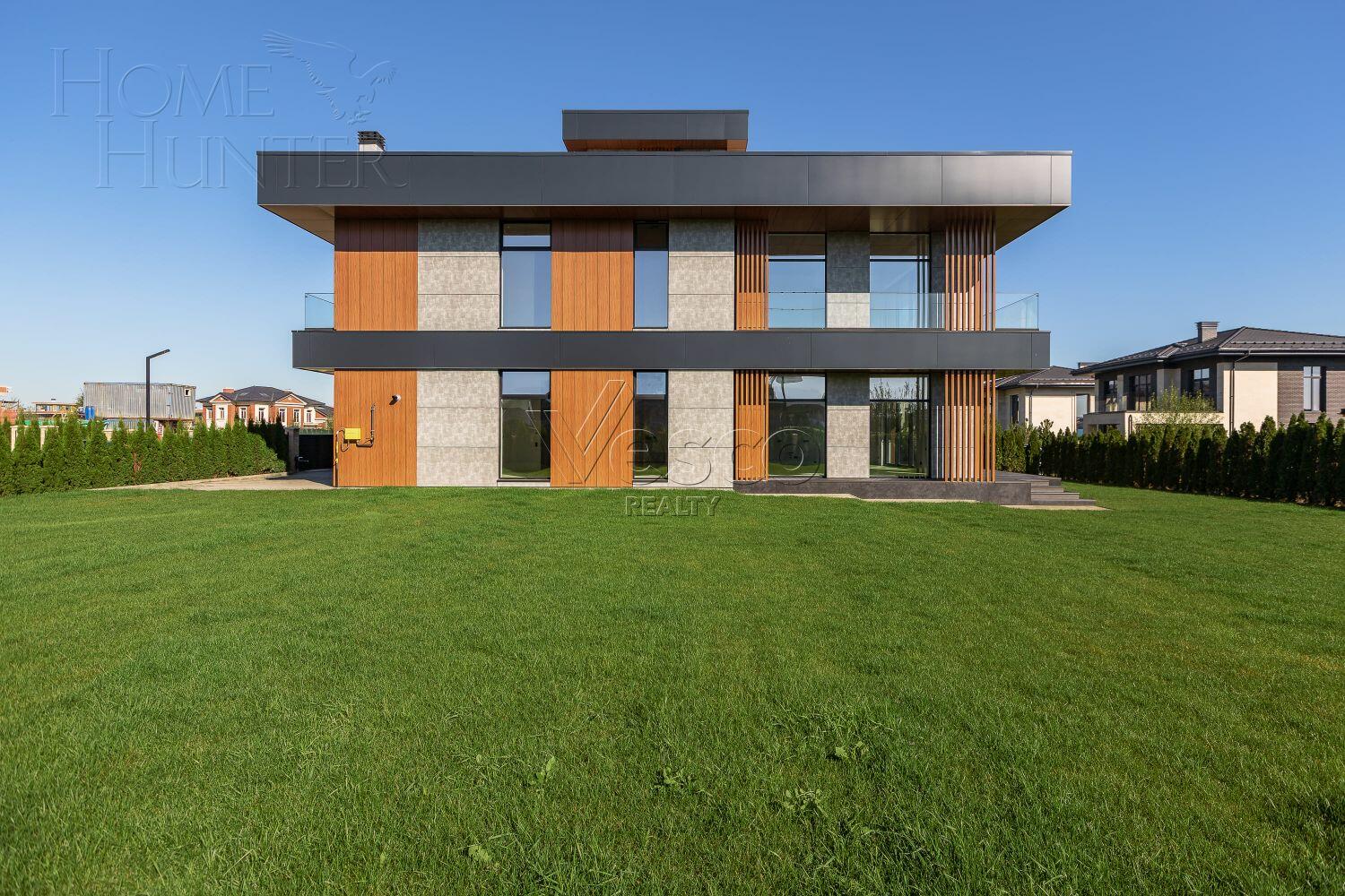 3-этажный коттедж 878 м² без отделки