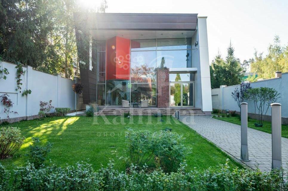 2-этажный коттедж 560 м² с отделкой