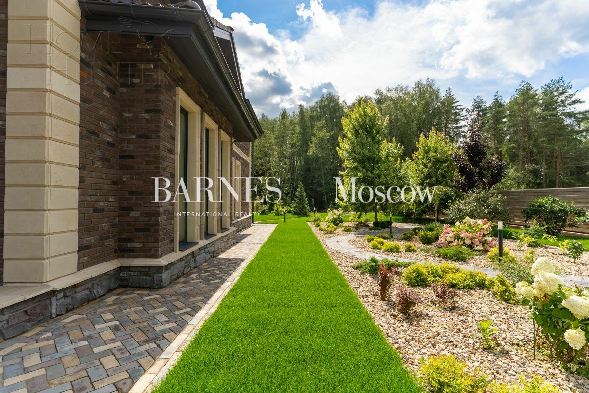 2-этажный коттедж 439 м² с отделкой