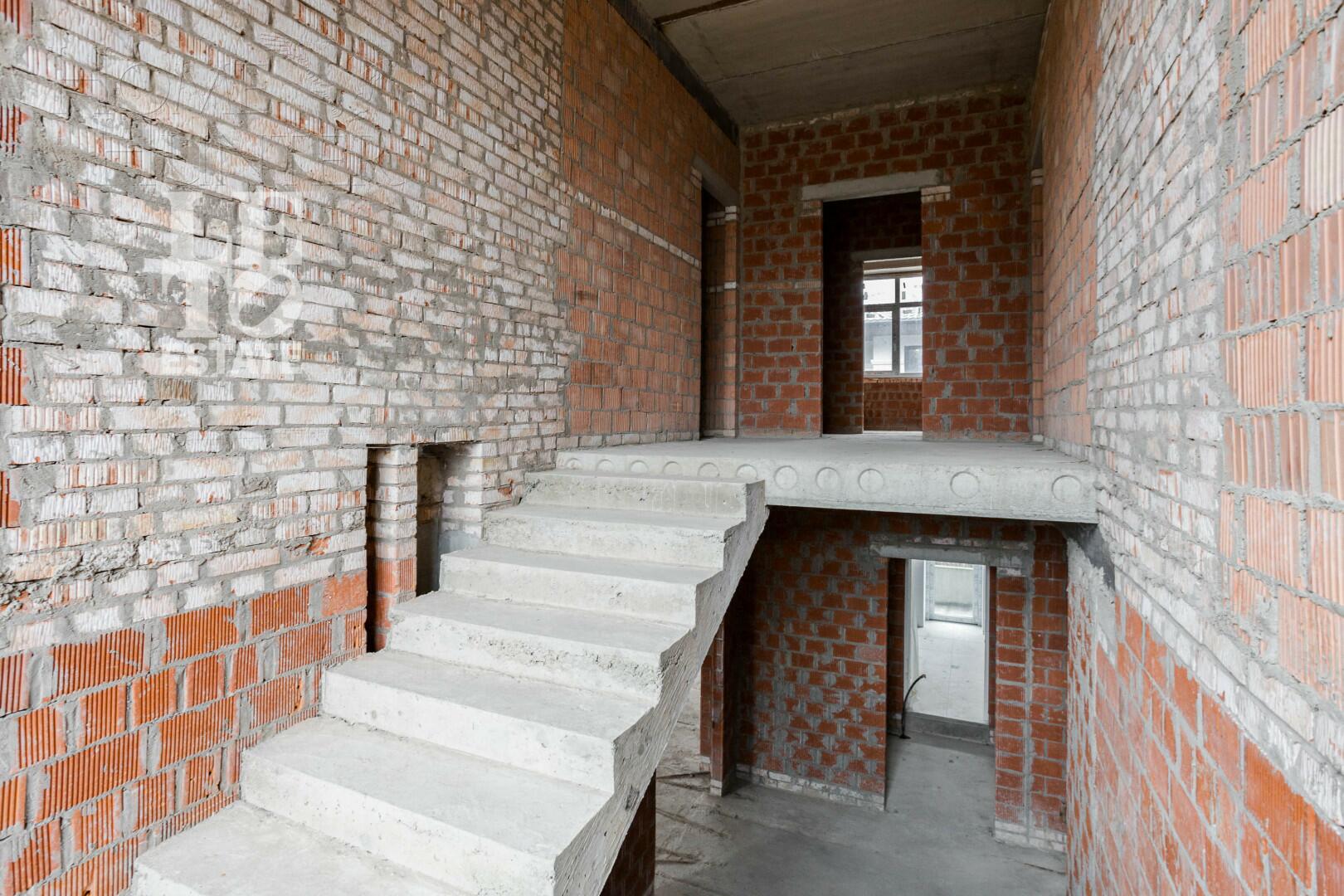 2-этажный коттедж 270 м² без отделки