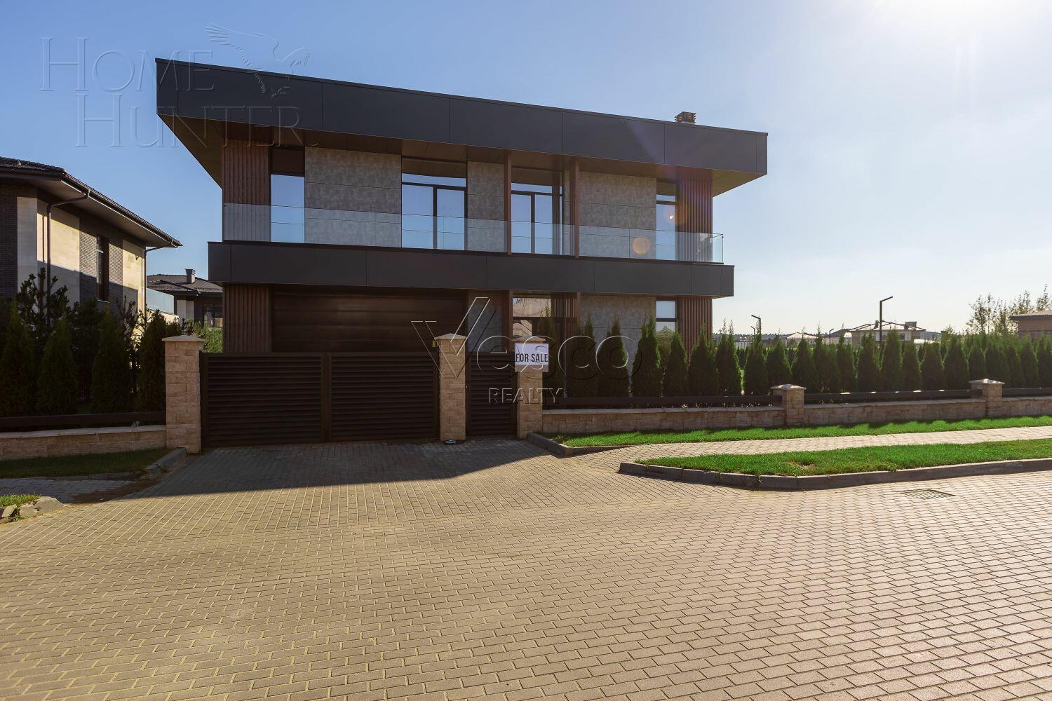 3-этажный коттедж 878 м² без отделки