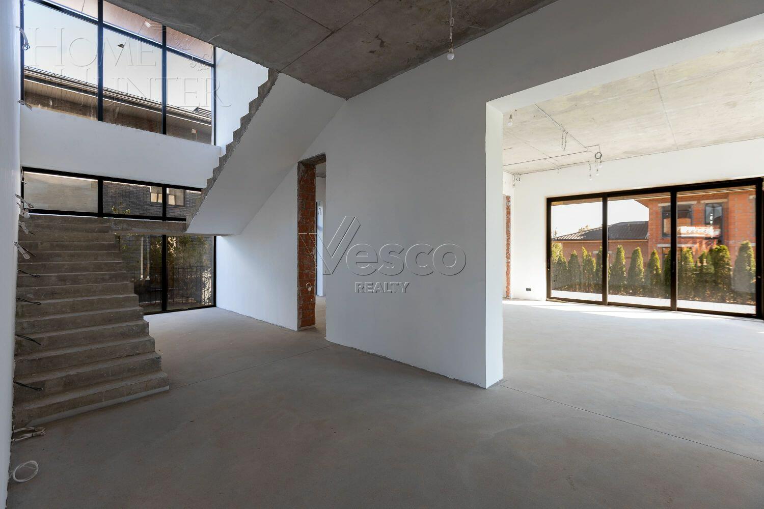 3-этажный коттедж 878 м² без отделки