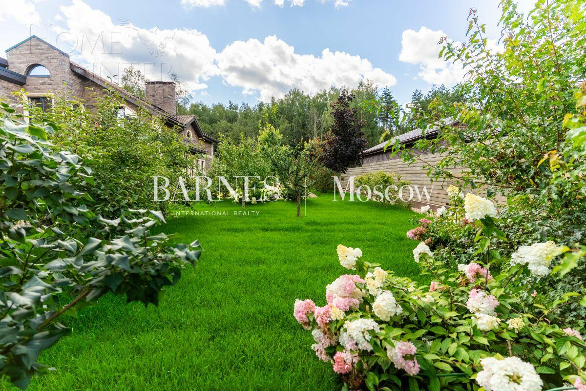 2-этажный коттедж 439 м² с отделкой