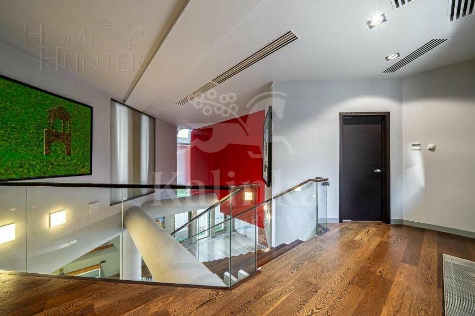 2-этажный коттедж 560 м² с отделкой