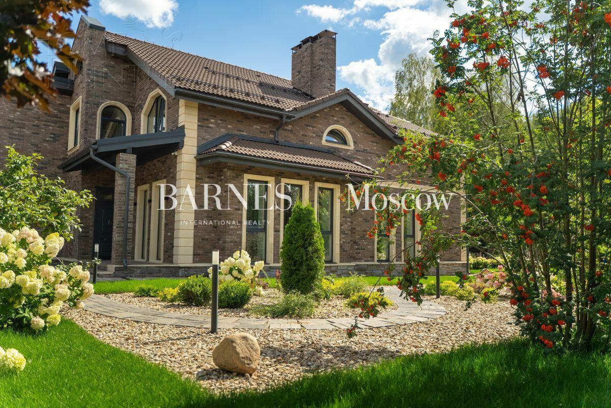 2-этажный коттедж 439 м² с отделкой