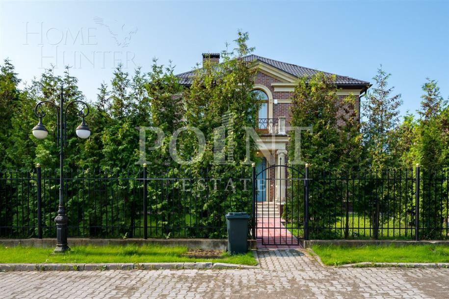 2-этажный коттедж 300 м² с отделкой