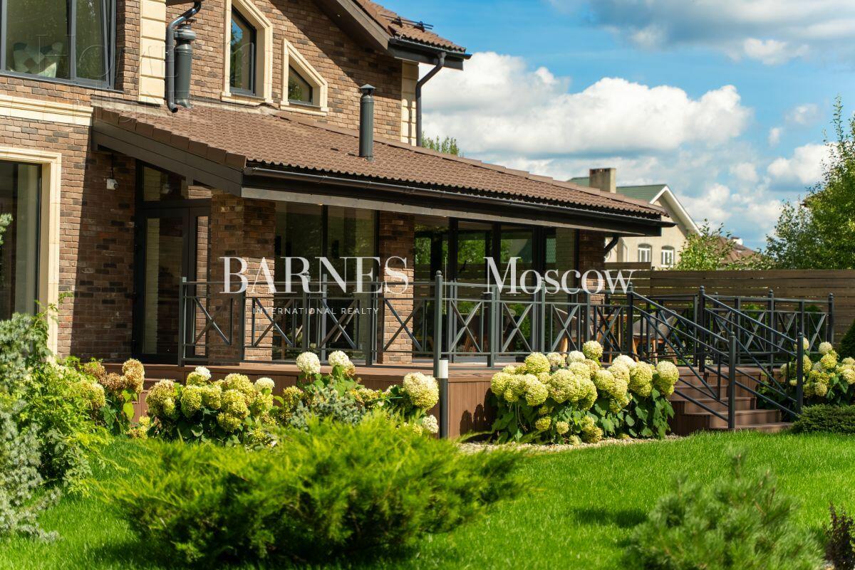 2-этажный коттедж 439 м² с отделкой