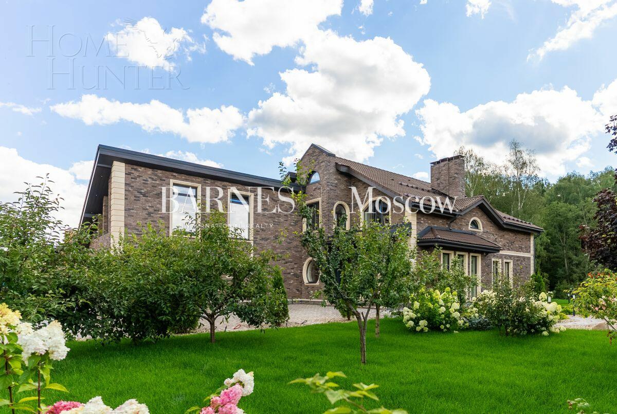 2-этажный коттедж 439 м² с отделкой