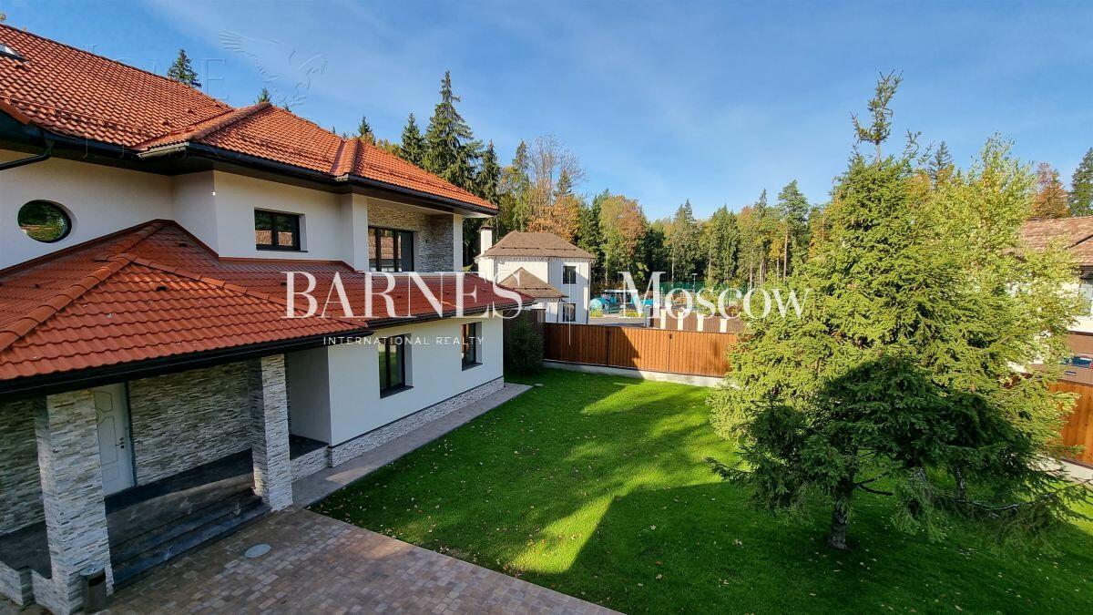 2-этажный коттедж 440 м² без отделки