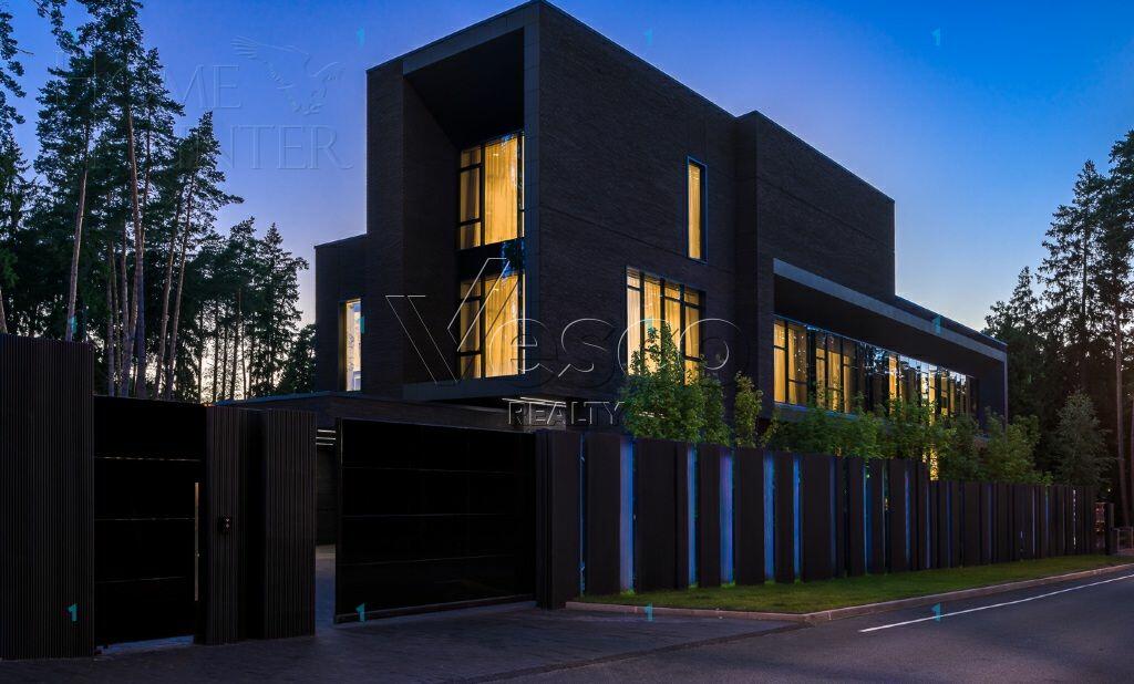 3-этажный коттедж 1 975 м² с отделкой