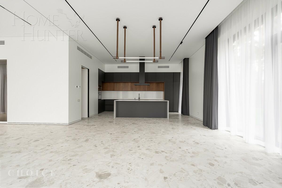 2-этажный коттедж 650 м² с отделкой