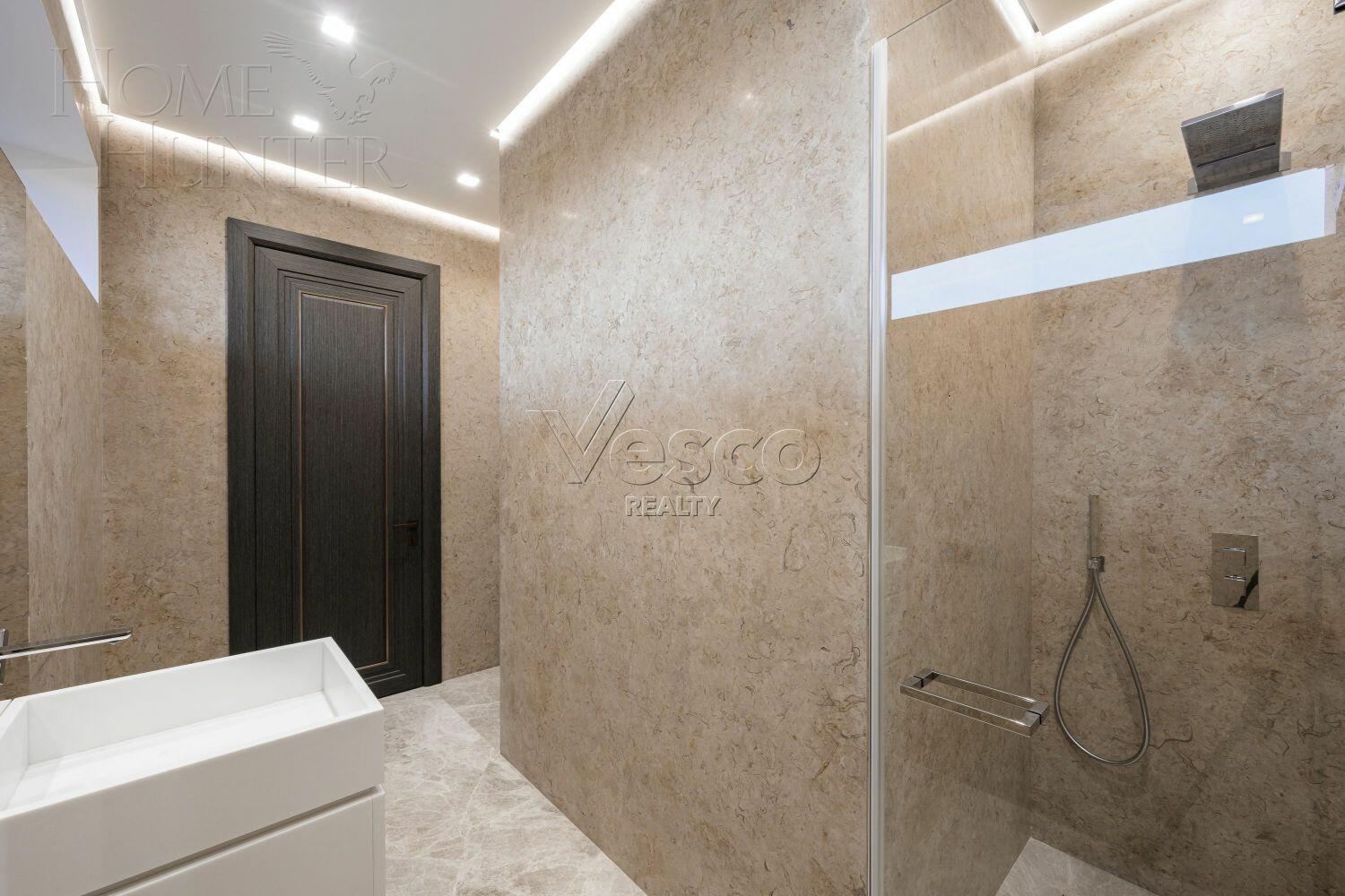 2-этажный коттедж 1 000 м² с отделкой