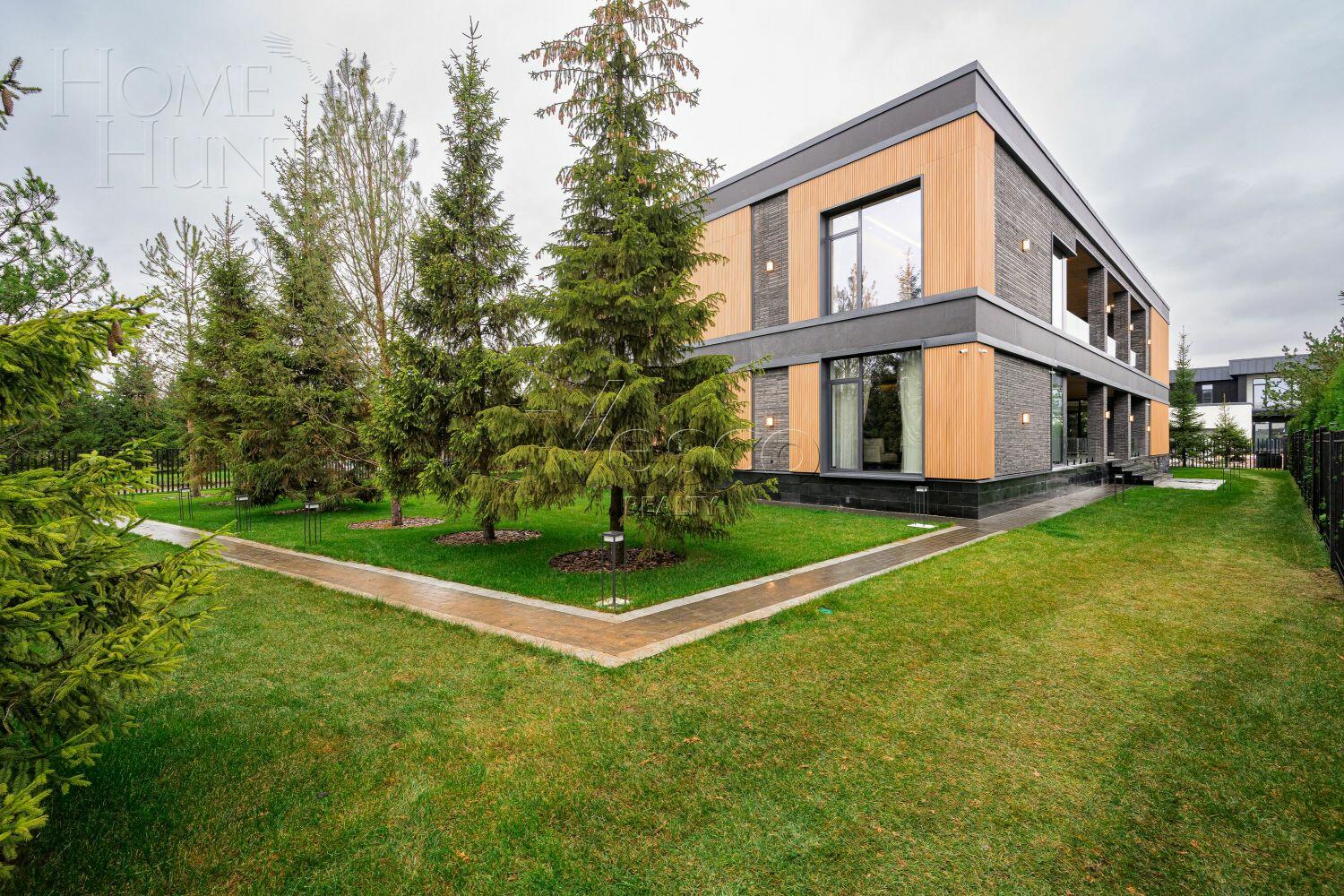 2-этажный коттедж 1 000 м² с отделкой