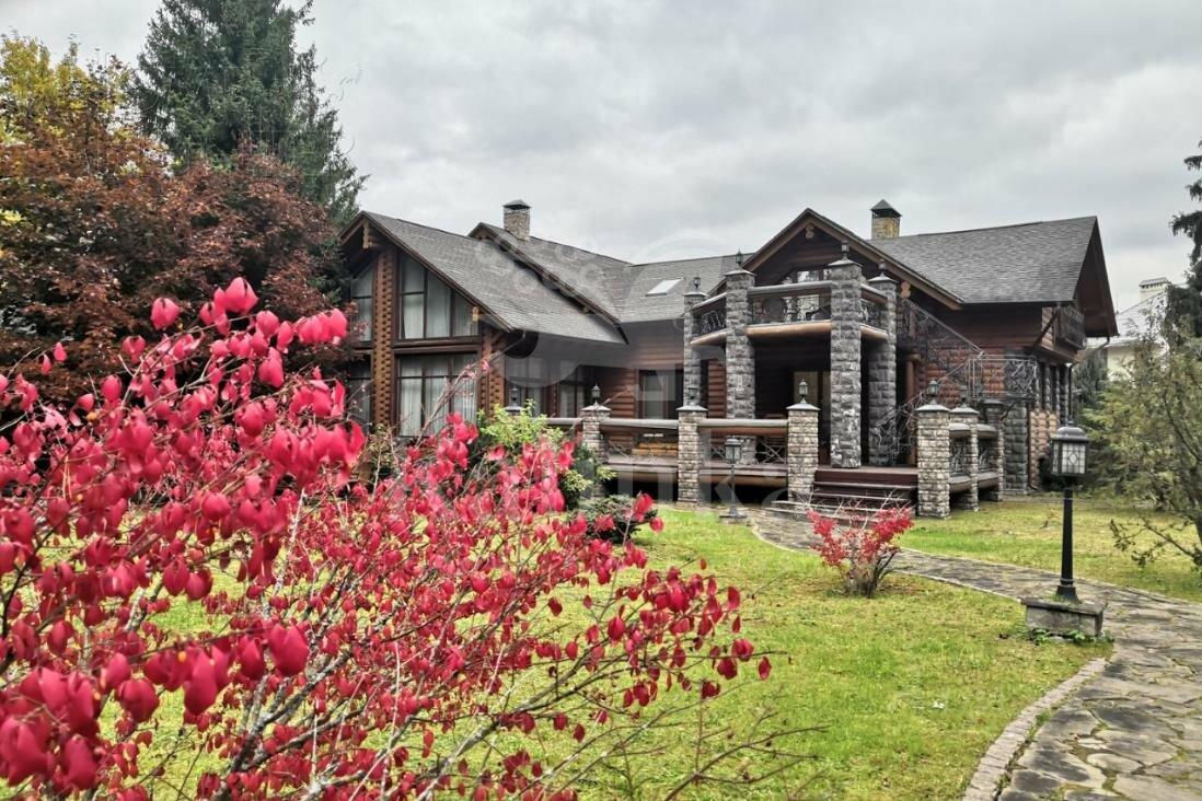 2-этажный коттедж 400 м² с отделкой