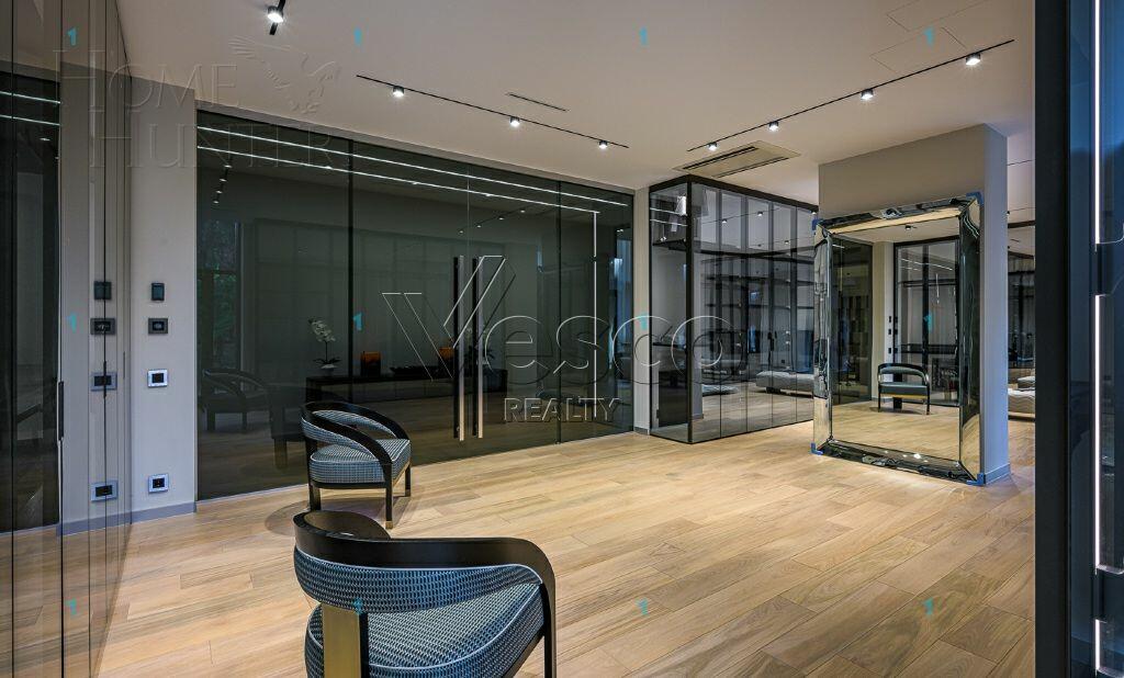 3-этажный коттедж 1 975 м² с отделкой