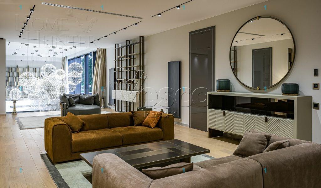 3-этажный коттедж 1 975 м² с отделкой