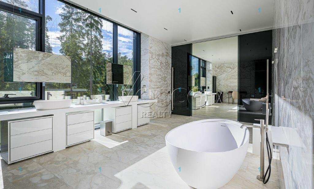 3-этажный коттедж 1 975 м² с отделкой