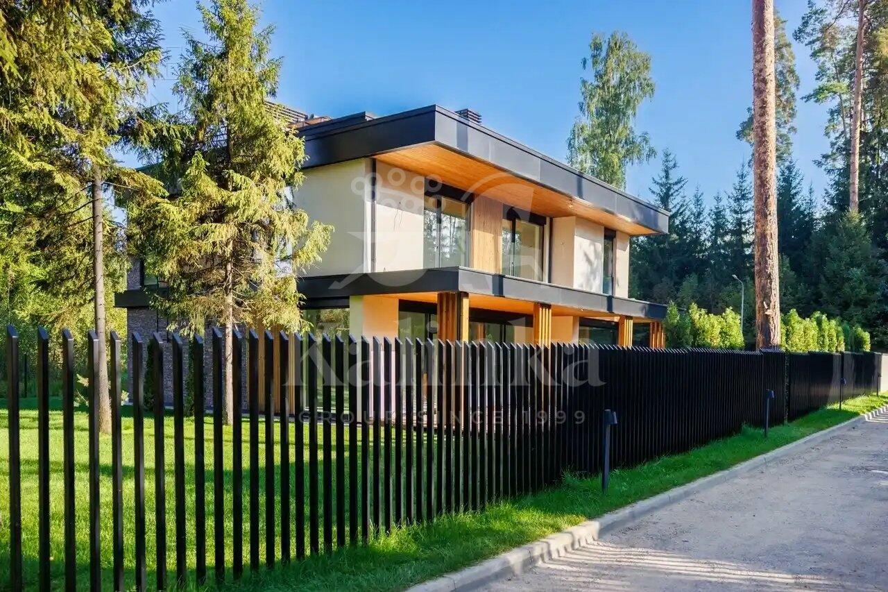 2-этажный коттедж 368.6 м² без отделки