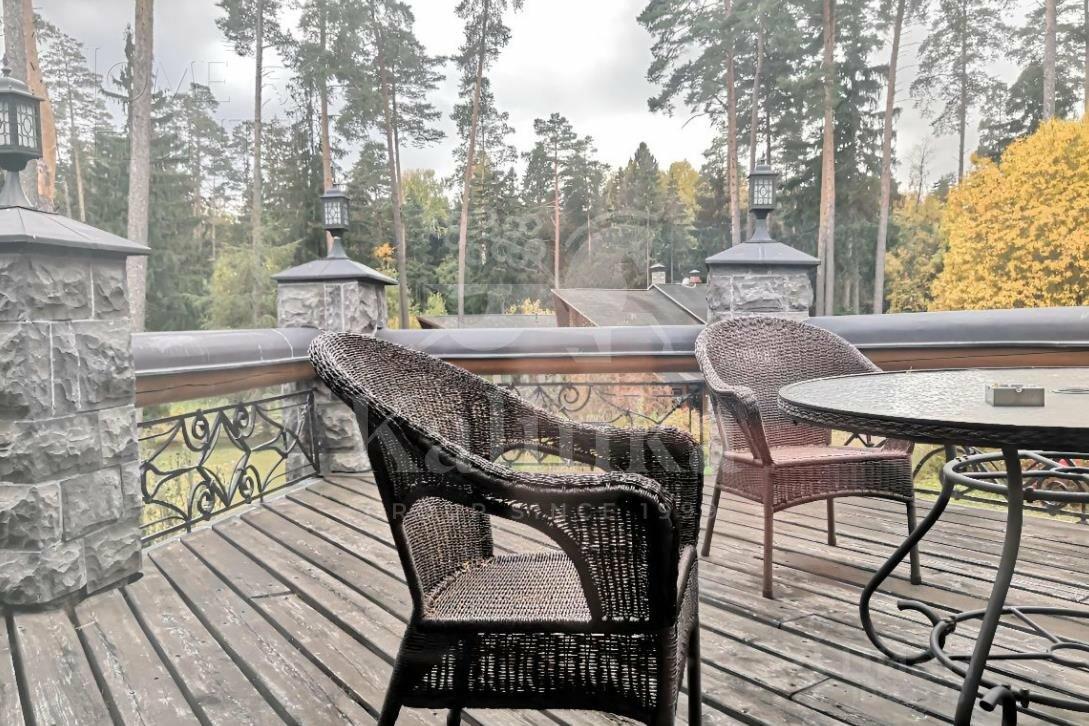 2-этажный коттедж 400 м² с отделкой