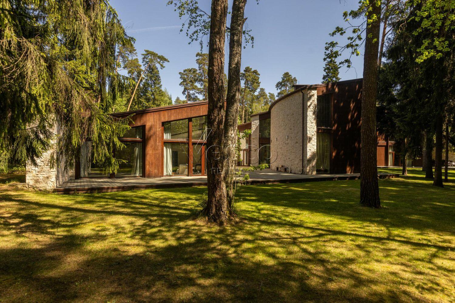 2-этажный коттедж 2 038 м² с отделкой