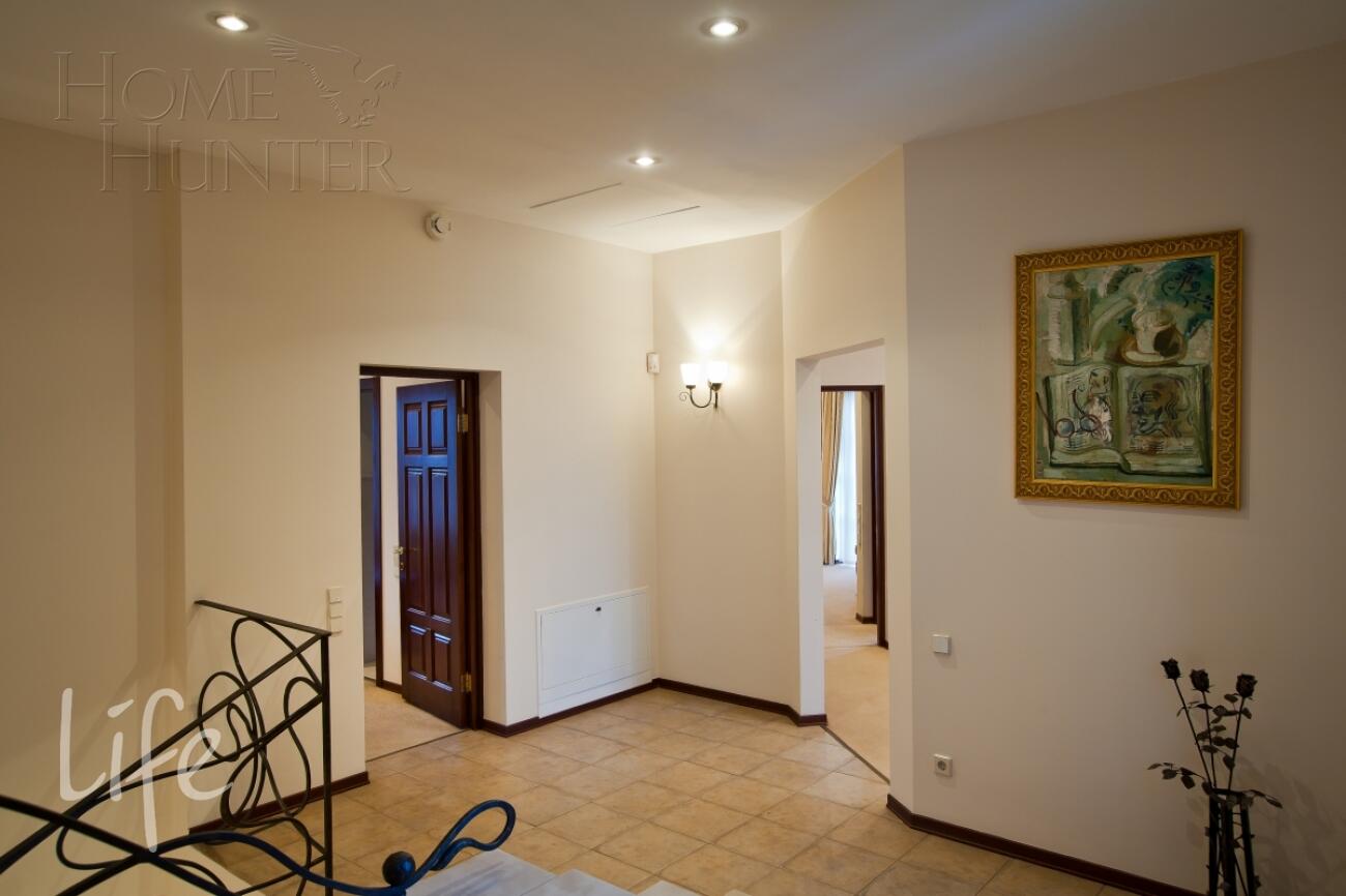 2-этажный коттедж 650 м² с отделкой