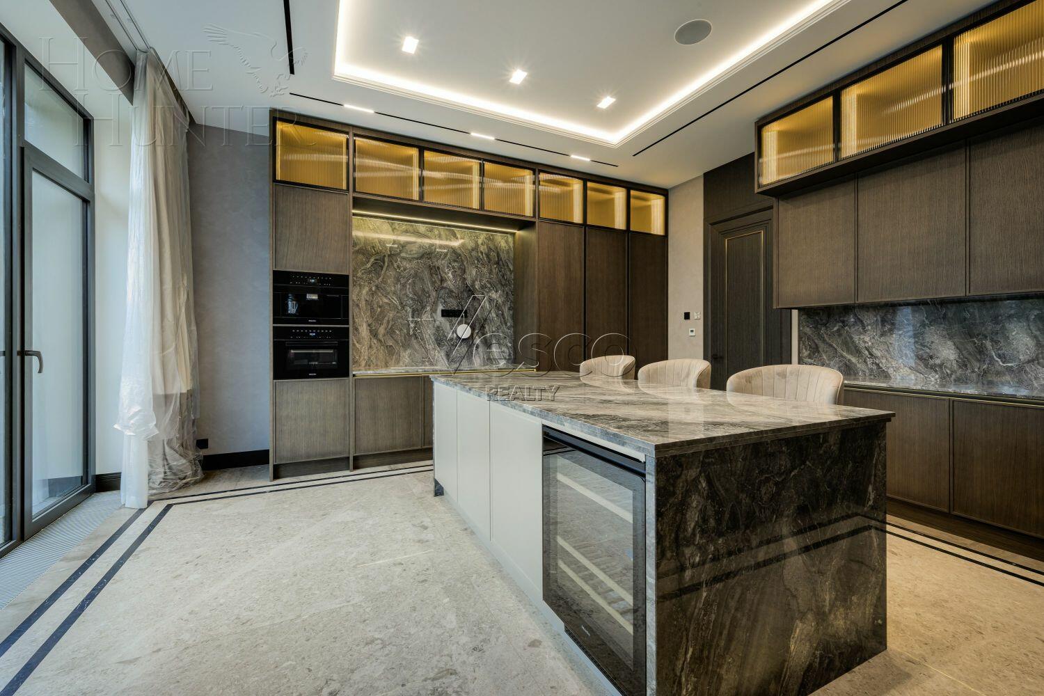 2-этажный коттедж 1 000 м² с отделкой