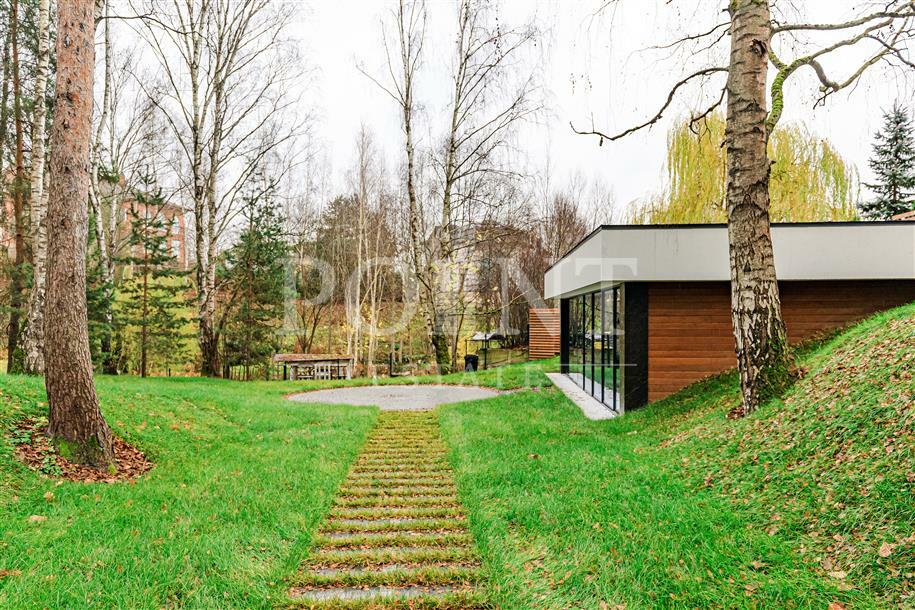 2-этажный коттедж 650 м² с отделкой