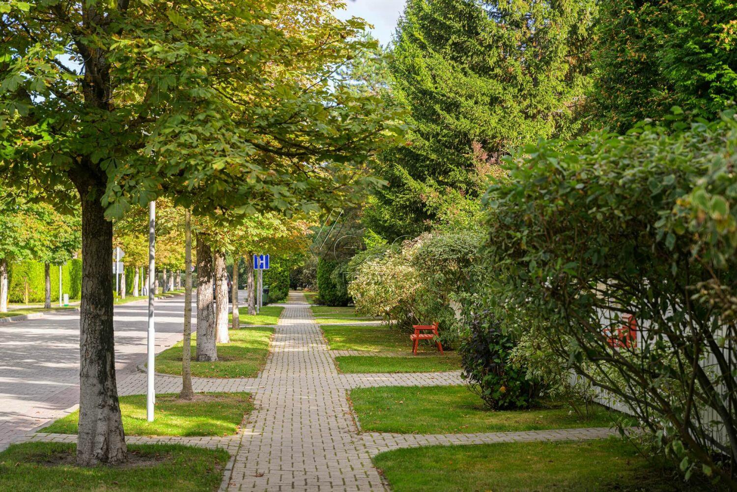 Участок 20.26 сот. в охраняемом поселке