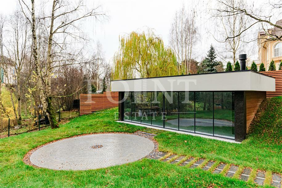 2-этажный коттедж 650 м² с отделкой