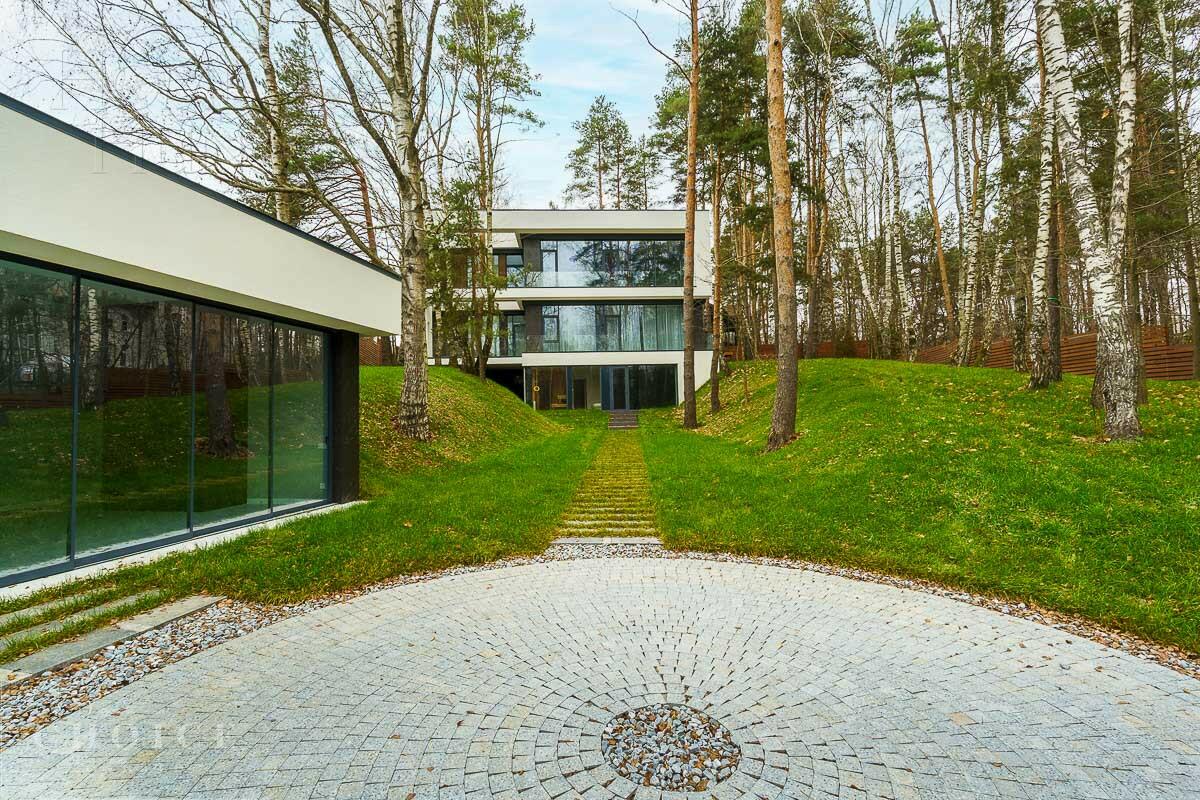 2-этажный коттедж 650 м² с отделкой