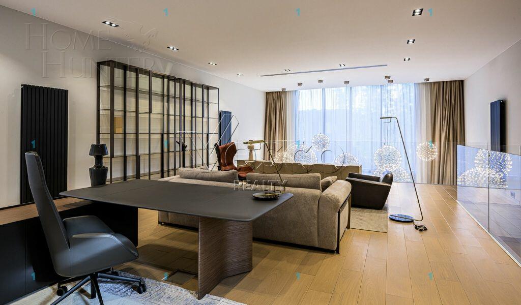 3-этажный коттедж 1 975 м² с отделкой