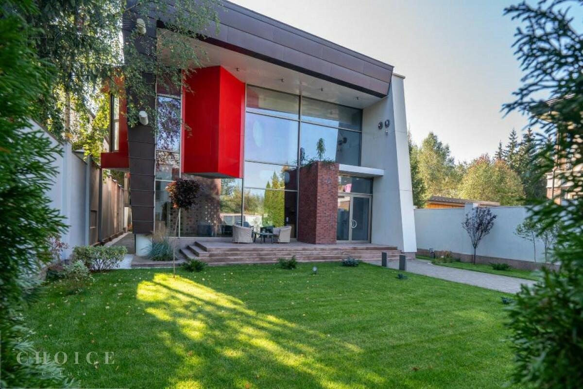 2-этажный коттедж 390 м² с отделкой