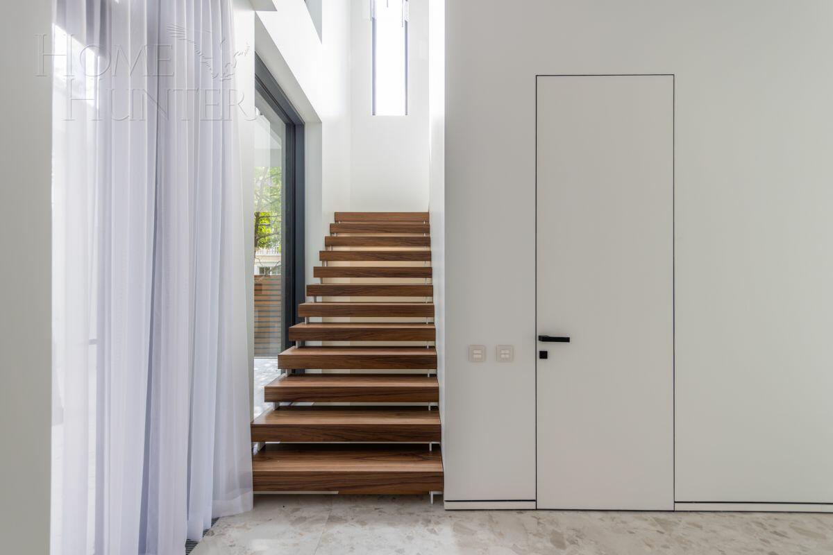 2-этажный коттедж 650 м² с отделкой