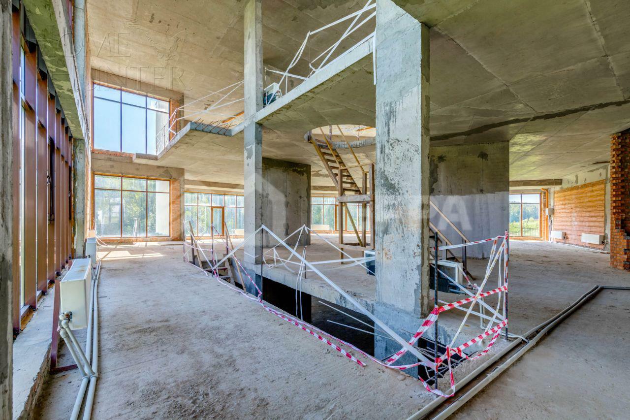 2-этажный коттедж 1 350 м² без отделки