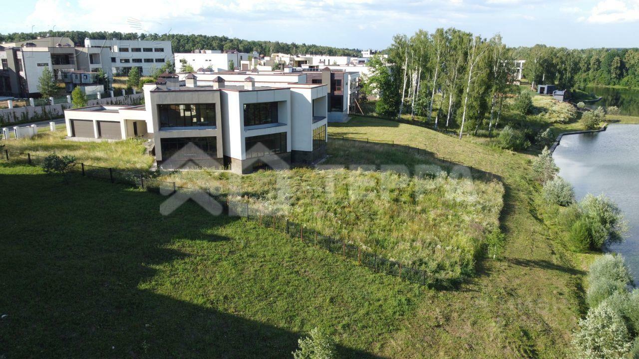 2-этажный коттедж 1 350 м² без отделки