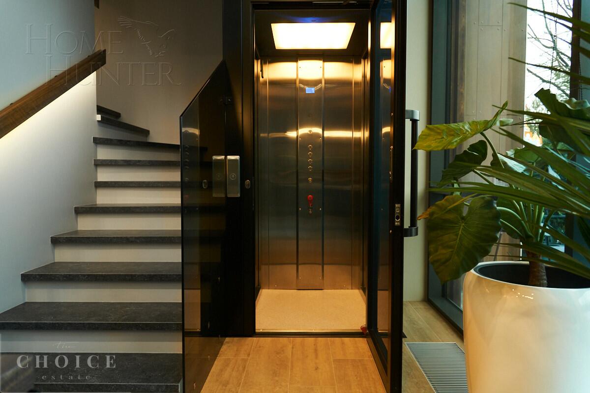 3-этажный таунхаус 238 м² с отделкой