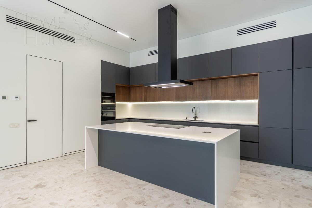 2-этажный коттедж 650 м² с отделкой