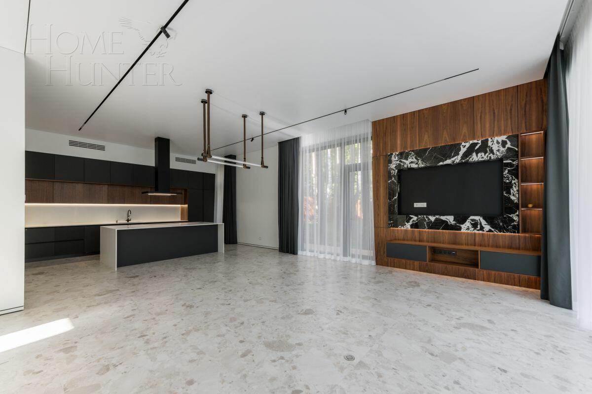 2-этажный коттедж 650 м² с отделкой