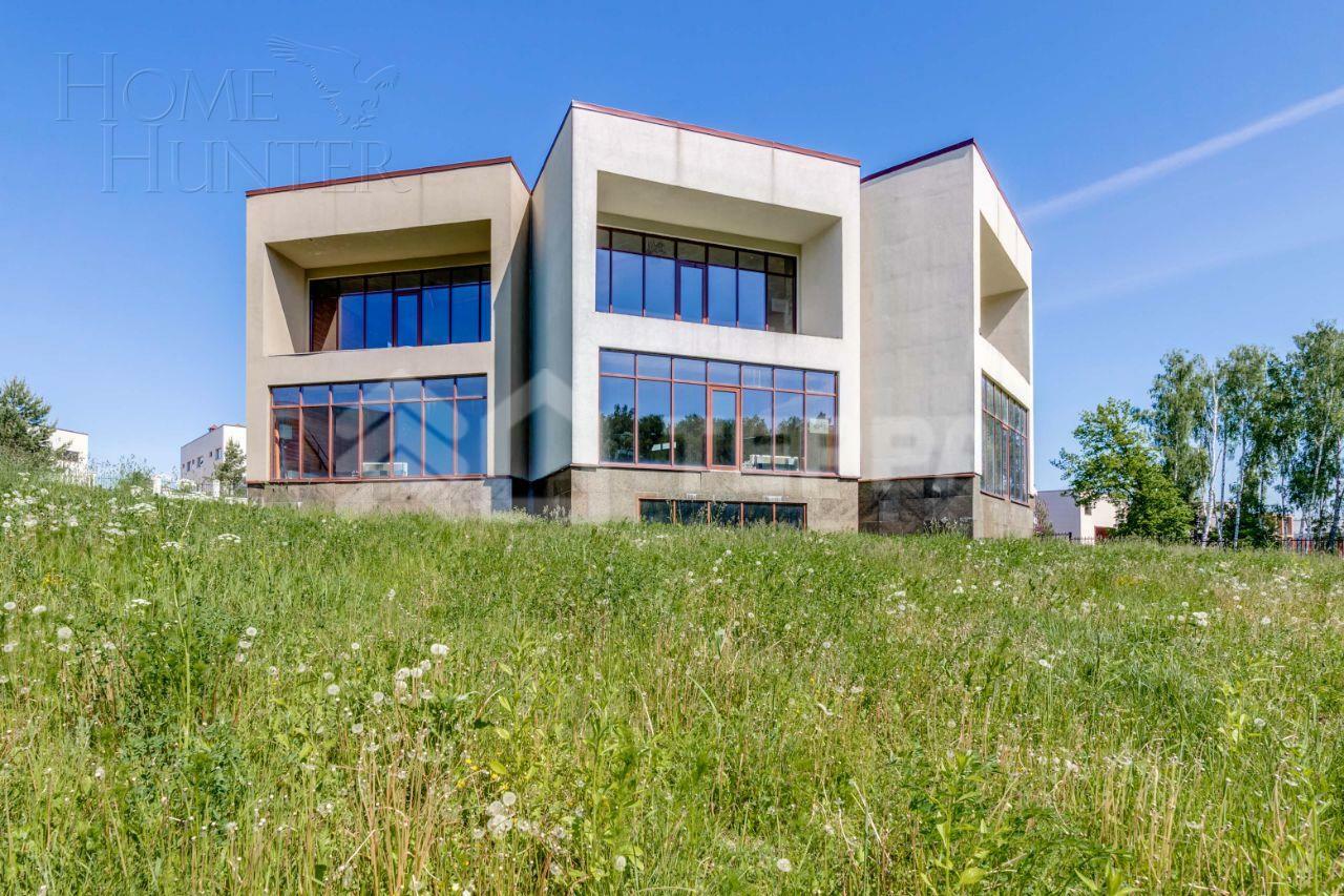 2-этажный коттедж 1 350 м² без отделки